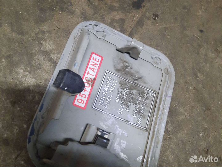 Лючок бензобака Mitsubishi Galant 7