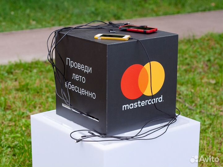Зарядная станция для смартфонов