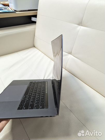 Apple MacBook Pro 15 2018 16/256Gb