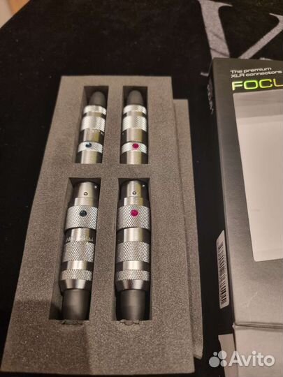 Топовые XLR разъемы oyaide focus 1