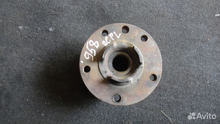 Ступица пердняя Таурег Порш Каен 958