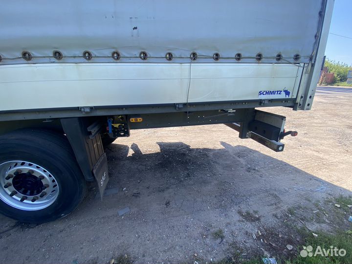 Полуприцеп шторно-бортовой Schmitz Cargobull S01, 2009