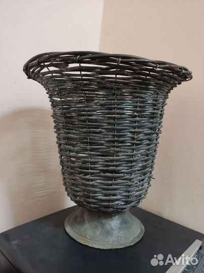Ваза напольная плетеная