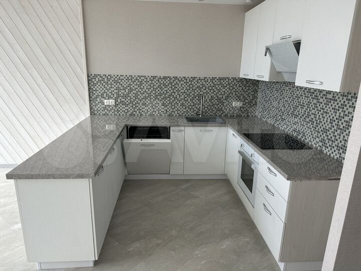 4-к. квартира, 140 м², 3/3 эт.