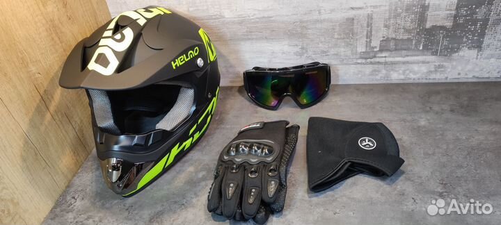 Кроссовый шлем с очками