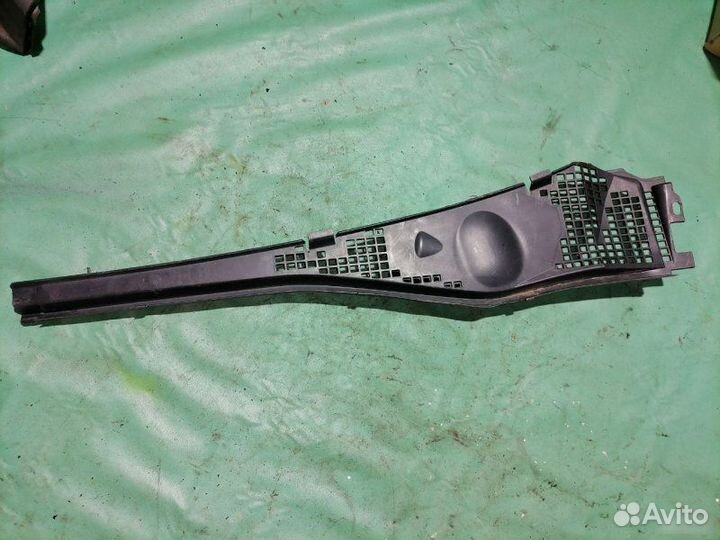 Решетка стеклоочистителя Renault Logan