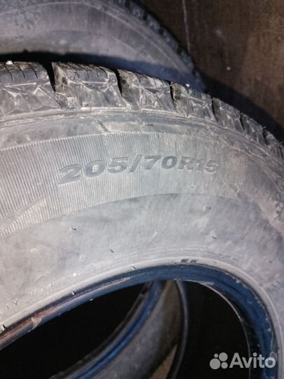 Roadstone Winguard WinSpike 205/70 R15