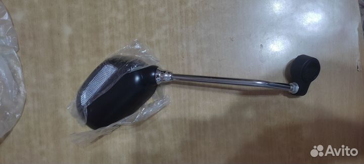 Зеркало заднего вида на велосипед