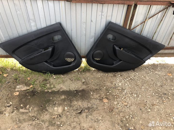 Дверные карты Renault Logan 2