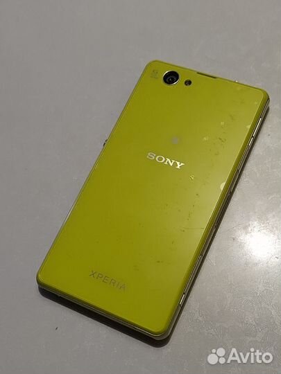 Телефон Sony Xperia z1 compact
