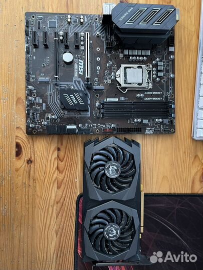 Материнская плата с процессором и видеокартой