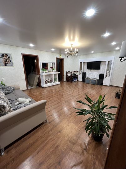 5-к. квартира, 107,5 м², 3/5 эт.