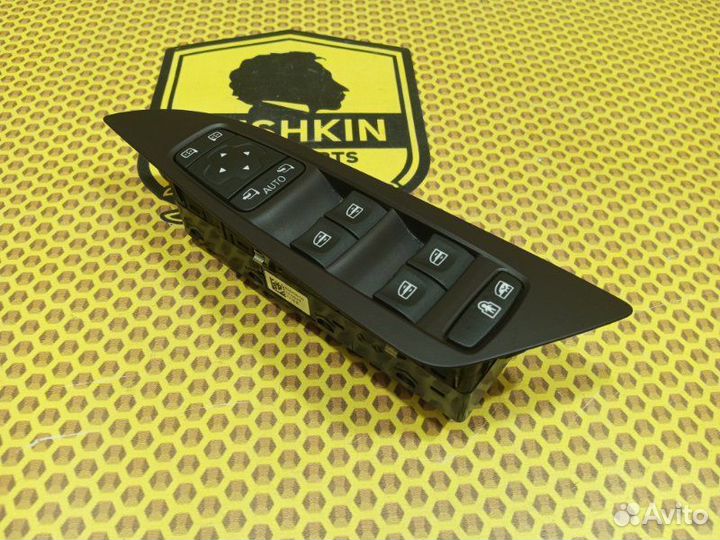 Блок кнопок стеклоподъемника Renault Espace JR R9M