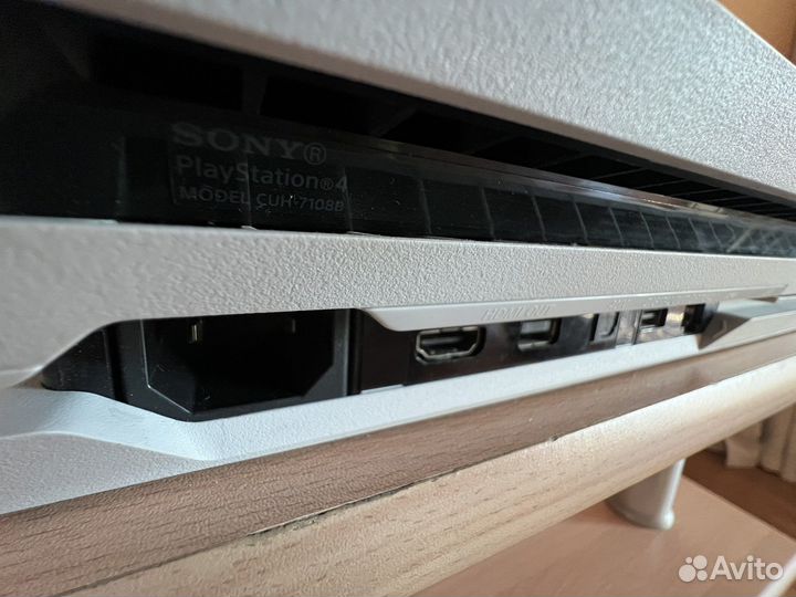 Sony ps4 pro 1tb 7108 Белая