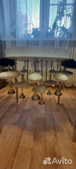 Продается потолочная люстра