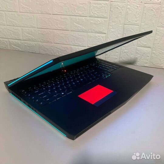 Игровой ноутбук Dell Alienware 17 R4