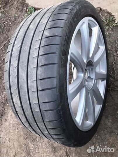Michelin Pilot Sport 4 275/35 R20