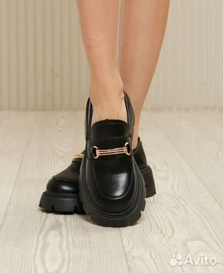 Лоферы женские