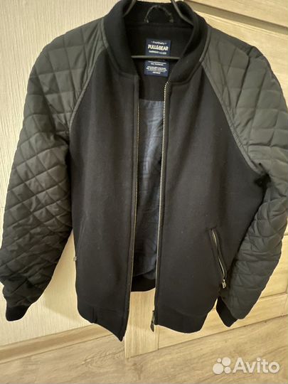 Утепленный бомбер pull&bear