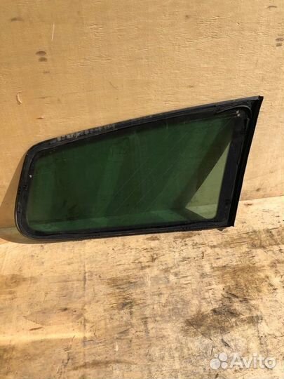 Глухое стекло заднее левое VW Passat B7