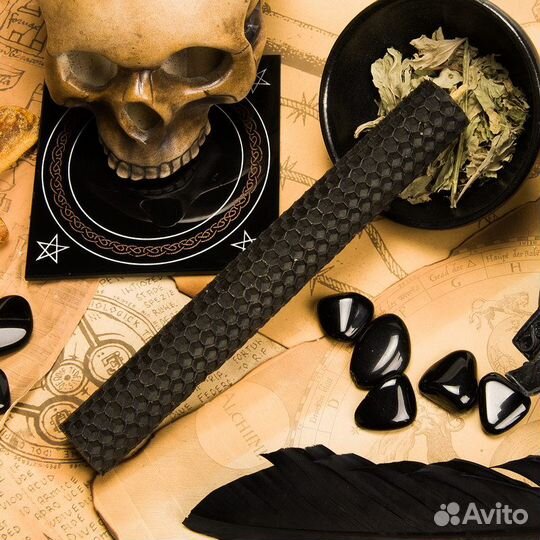 Свеча из черной вощины с полынью Огненный оберег