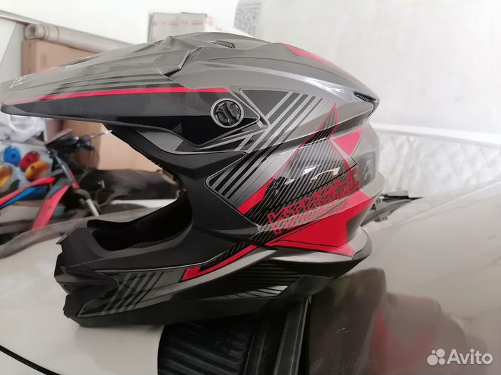 Продам мотошлем
