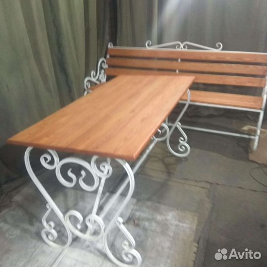 Садовый стол