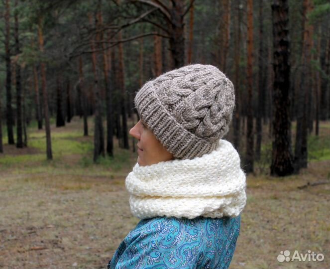 Шапки вязаные разных цветов (ручная работа)