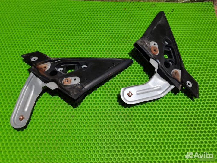 Уголок зеркала передний Subaru Impreza GDA EJ205