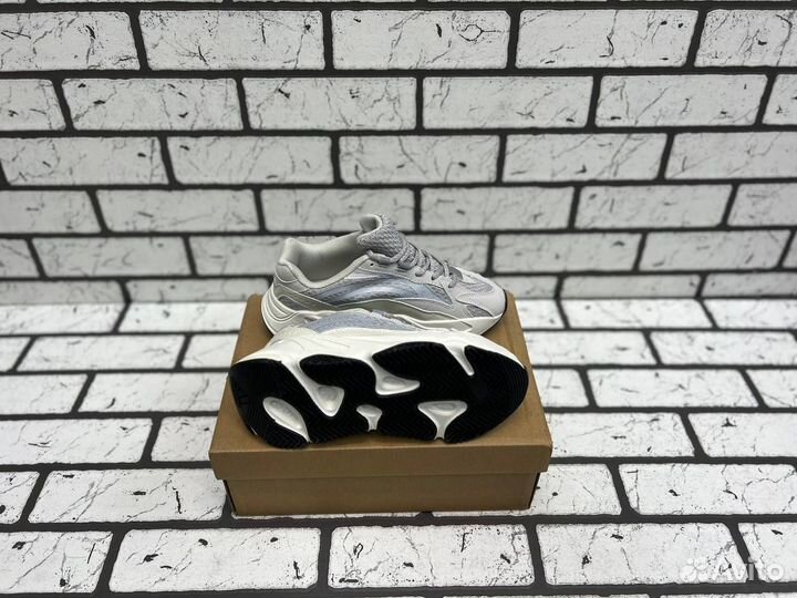 Кроссовки Adidas Yeezy Boost 700 v2 Static (36-45)