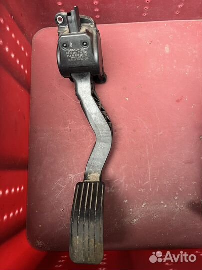 Peugeot 308 педаль газа