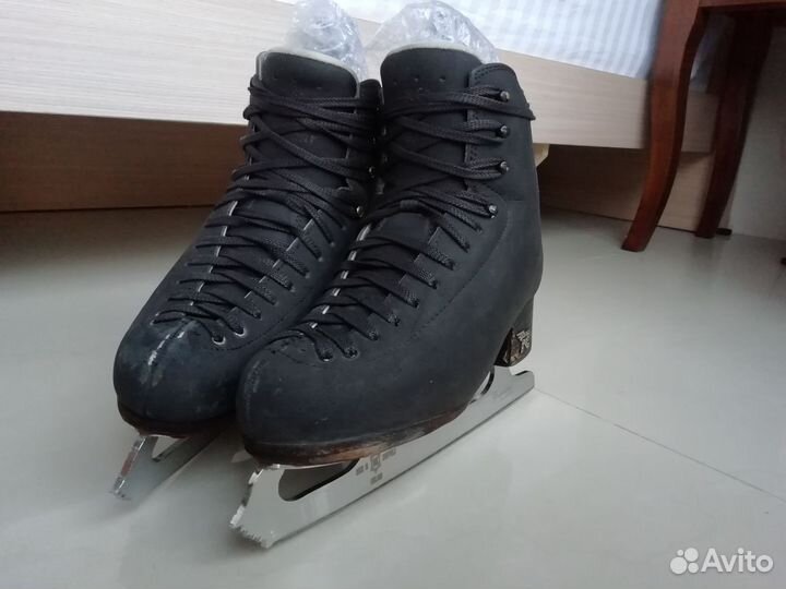 Коньки фигурные Risport RF р. 240