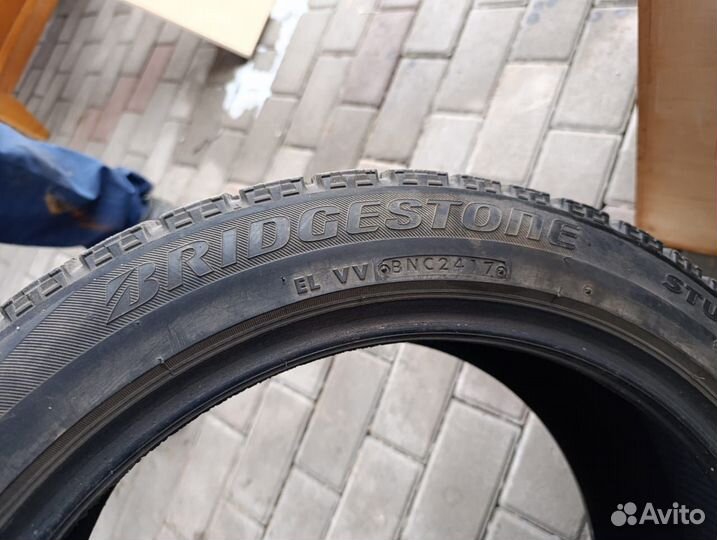 Bridgestone Blizzak VRX 235/45 R18