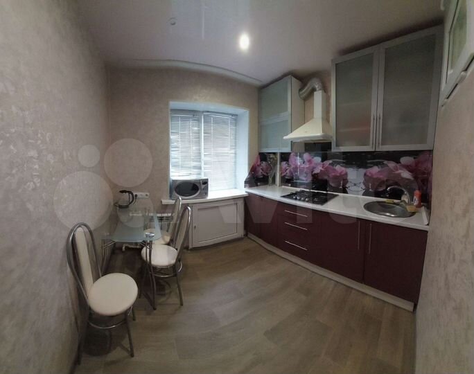 2-к. квартира, 42 м², 1/5 эт.