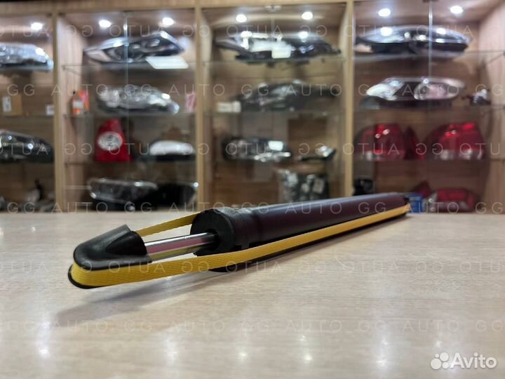 Амортизатор задний левый / правый Фокус 2 05 - 11