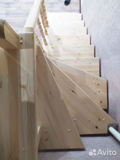 Лестница на второй этаж