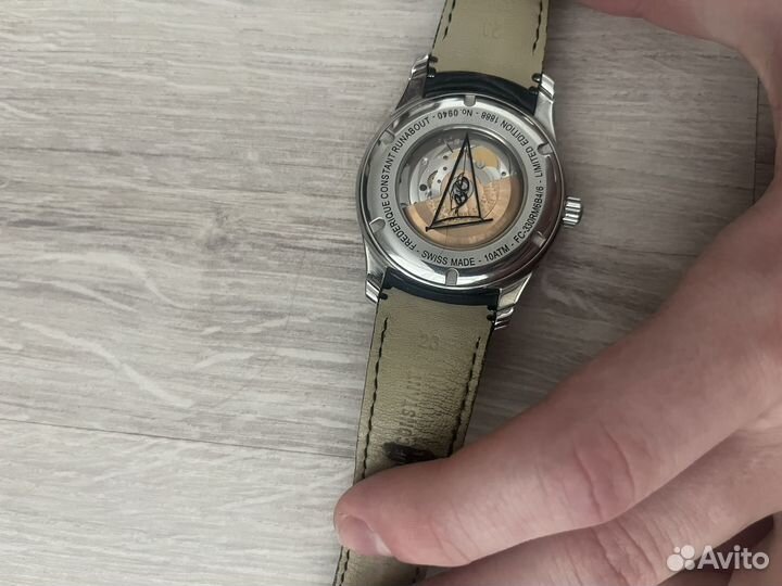 Часы frederique constant