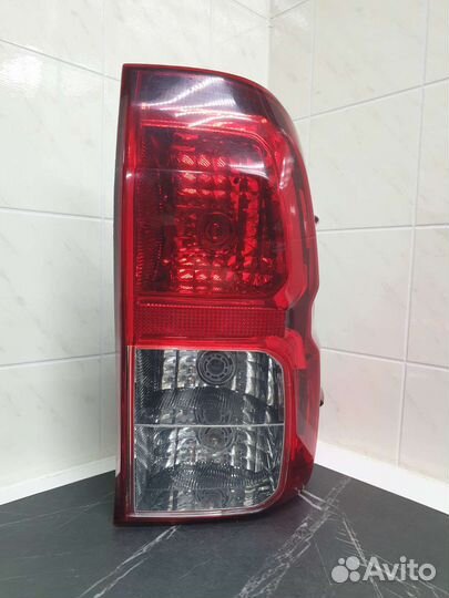 Фонарь задний тойота хайлюкс 8