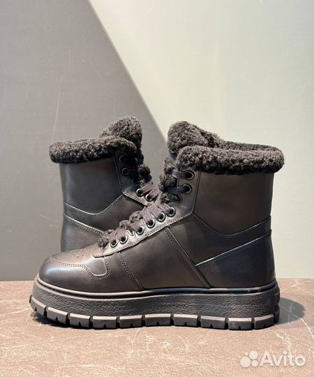 Женские ботинки Prada