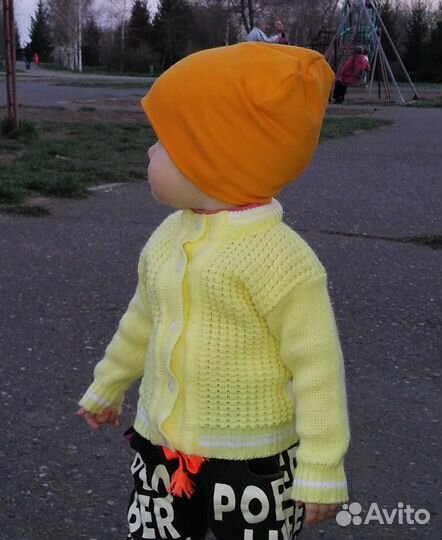 Шапочка весна-осень на 1 годик. Отличное состояние