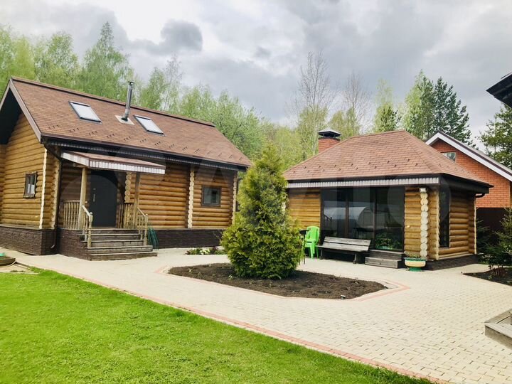 Дом 165 м² на участке 15 сот.