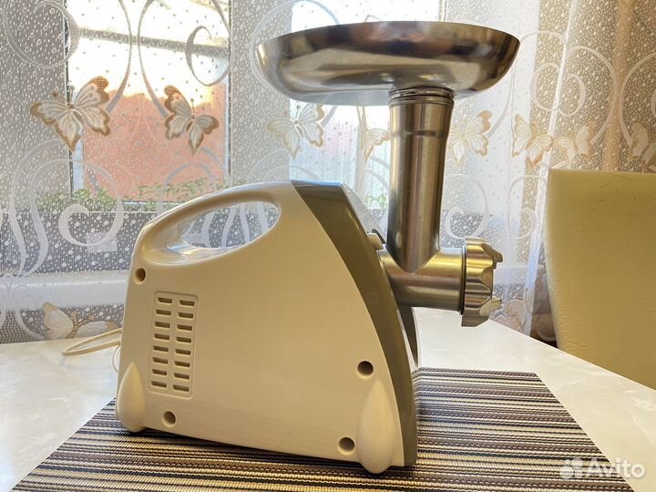 Мясорубка электрическая Scarlett