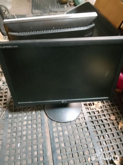 Монитор LG fletron W1934 S-BN