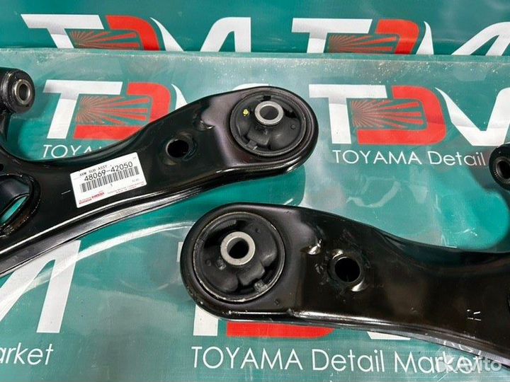 Рычаги передние передние Toyota Rav4