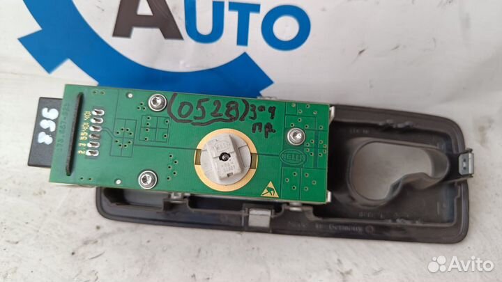 Porshe Cayenne 958 12- Плафон освещения зад правый