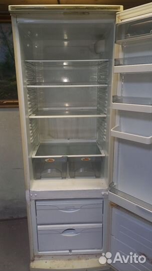 Холодильник двухкамерный Атлант Россия
