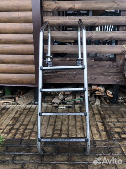 Лестинца для бассейна