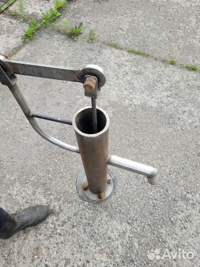 Ручная колонка для воды