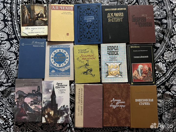 Книги в ассортименте