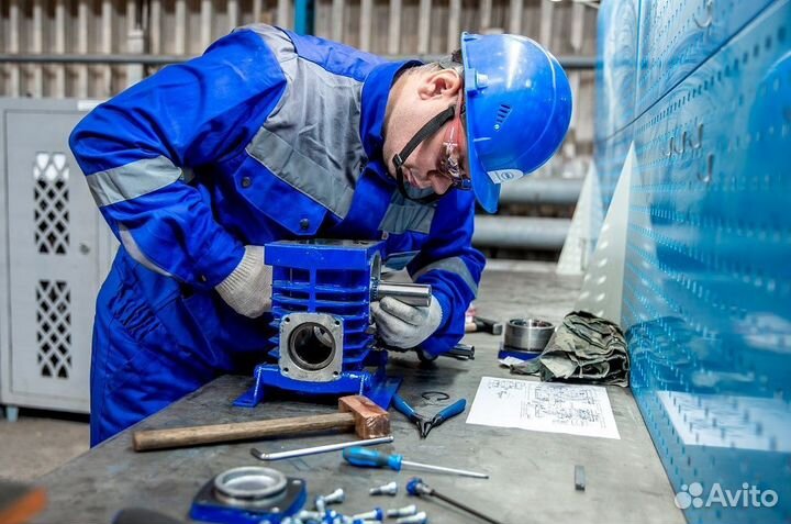 Слесарь ремонтник